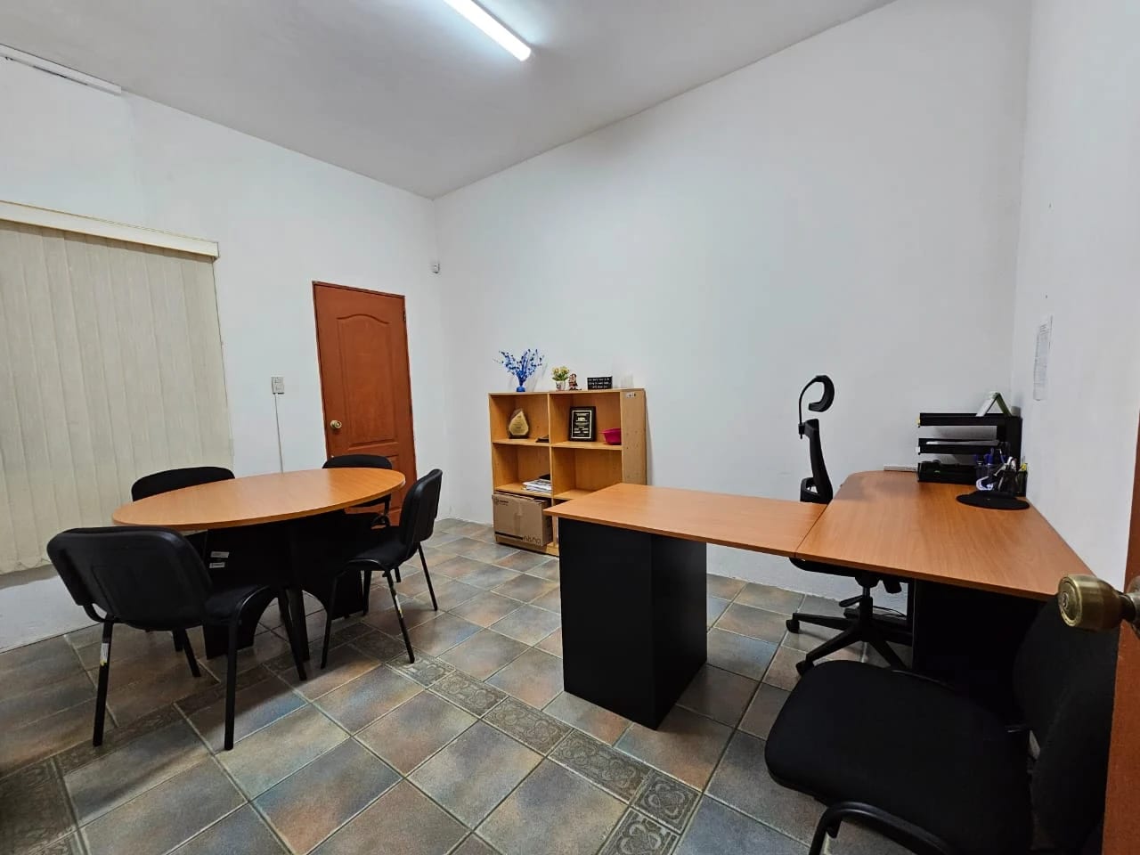 Casa en alquiler para Oficinas, zona 10 — Casa en Alquiler en Zona 10, Guatemala, Ciudad — foto 8 de 11