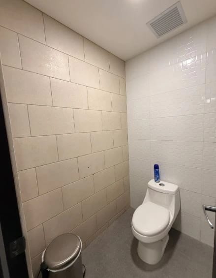 Oficina Amueblada en Alquiler Edificio Optima Centro de Negocios z. 10 — Oficina en Alquiler en Optima Centro de Negocios, Zona 10, Guatemala, Ciudad — foto 12 de 12