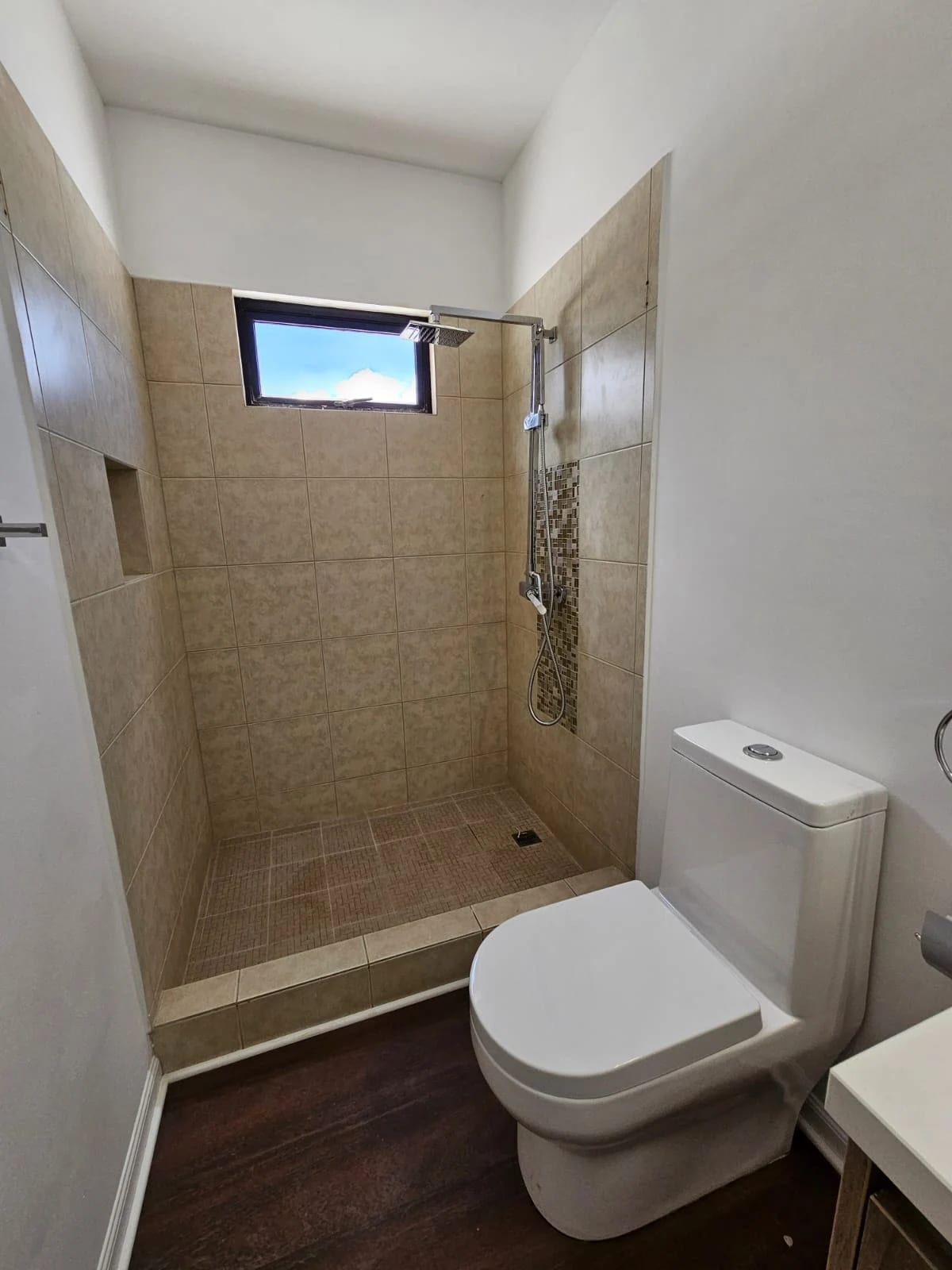 Casa remodelada en Alquiler, Condominio Elgin 2, zona 13 — Casa en Alquiler en Elgin, Zona 13, Guatemala, Ciudad — foto 15 de 16