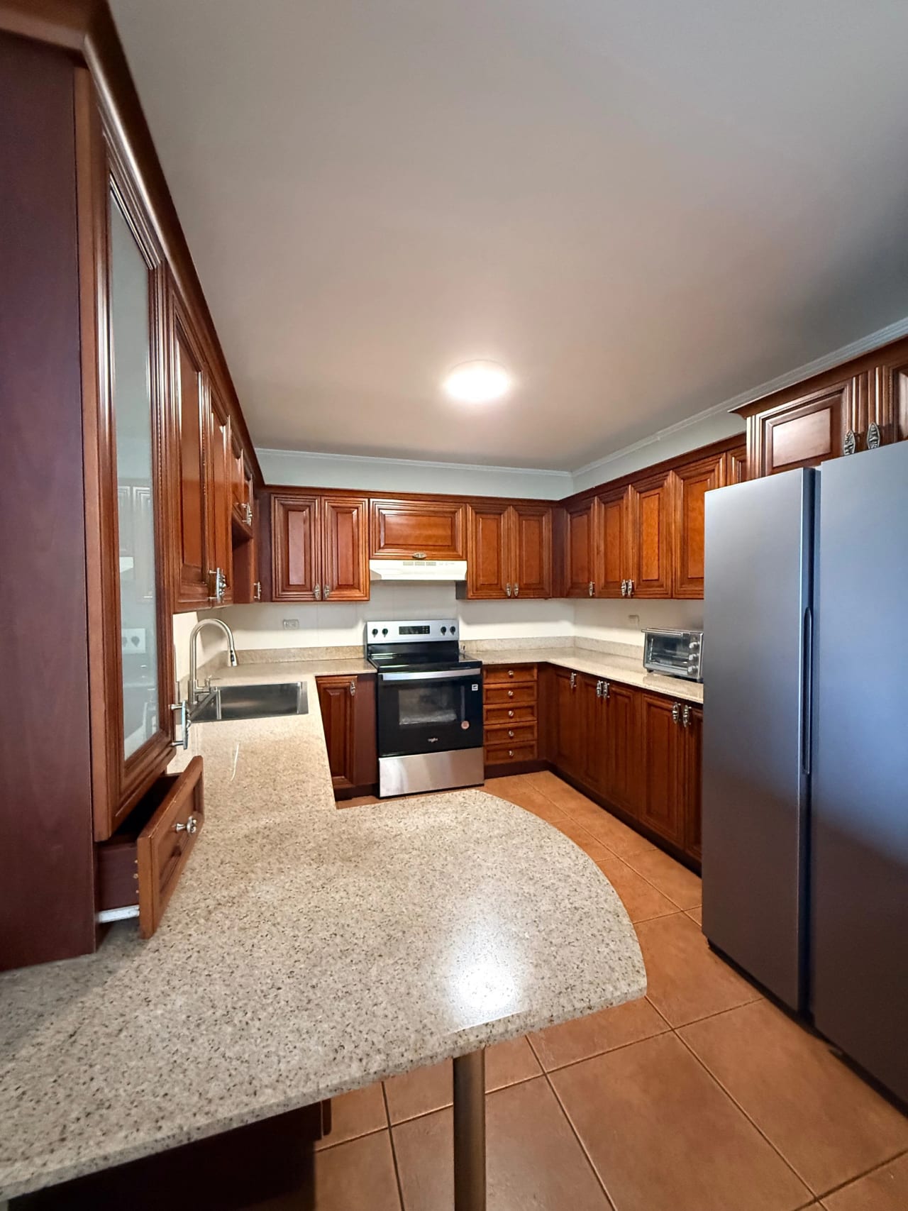 Apartamento en Alquiler, Edificio Torre del Valle, zona 10 — Apartamento en Alquiler en Torre Del Valle, Zona 10, Guatemala, Ciudad — foto 4 de 17