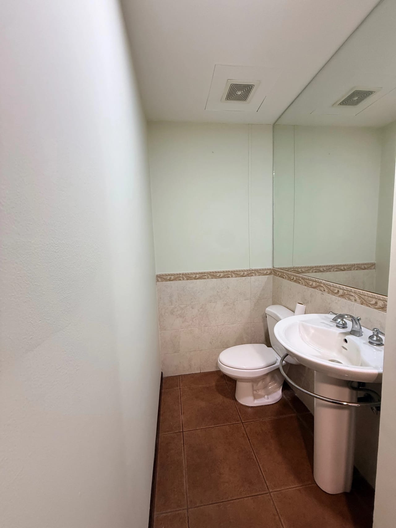 Apartamento en Alquiler, Edificio Torre del Valle, zona 10 — Apartamento en Alquiler en Torre Del Valle, Zona 10, Guatemala, Ciudad — foto 6 de 17