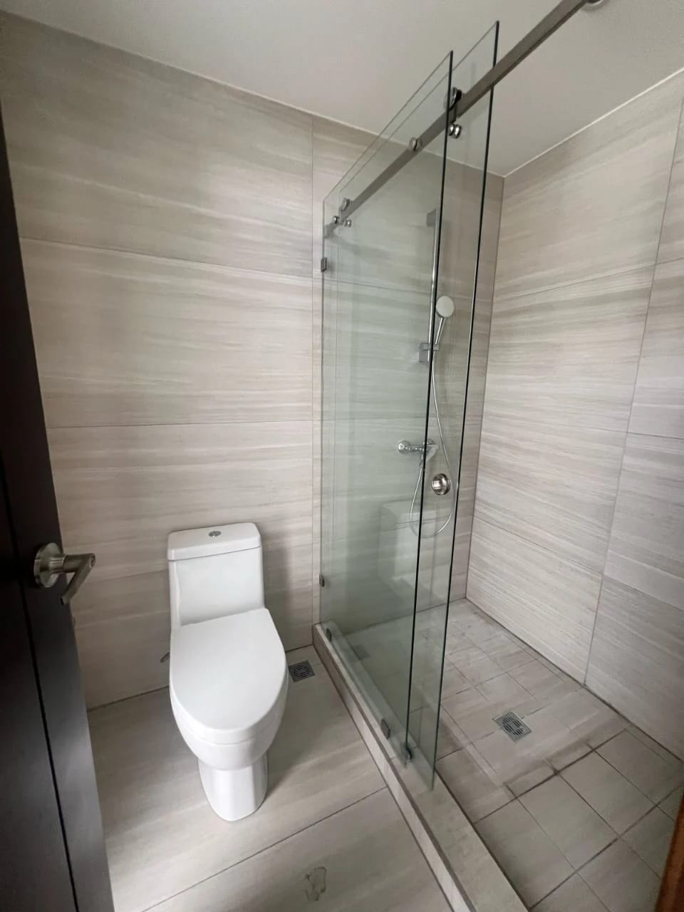 Apartamento en Alquiler, Edificio Novus, zona 14 — Apartamento en Alquiler en Novus, Zona 14, Guatemala, Ciudad — foto 11 de 11