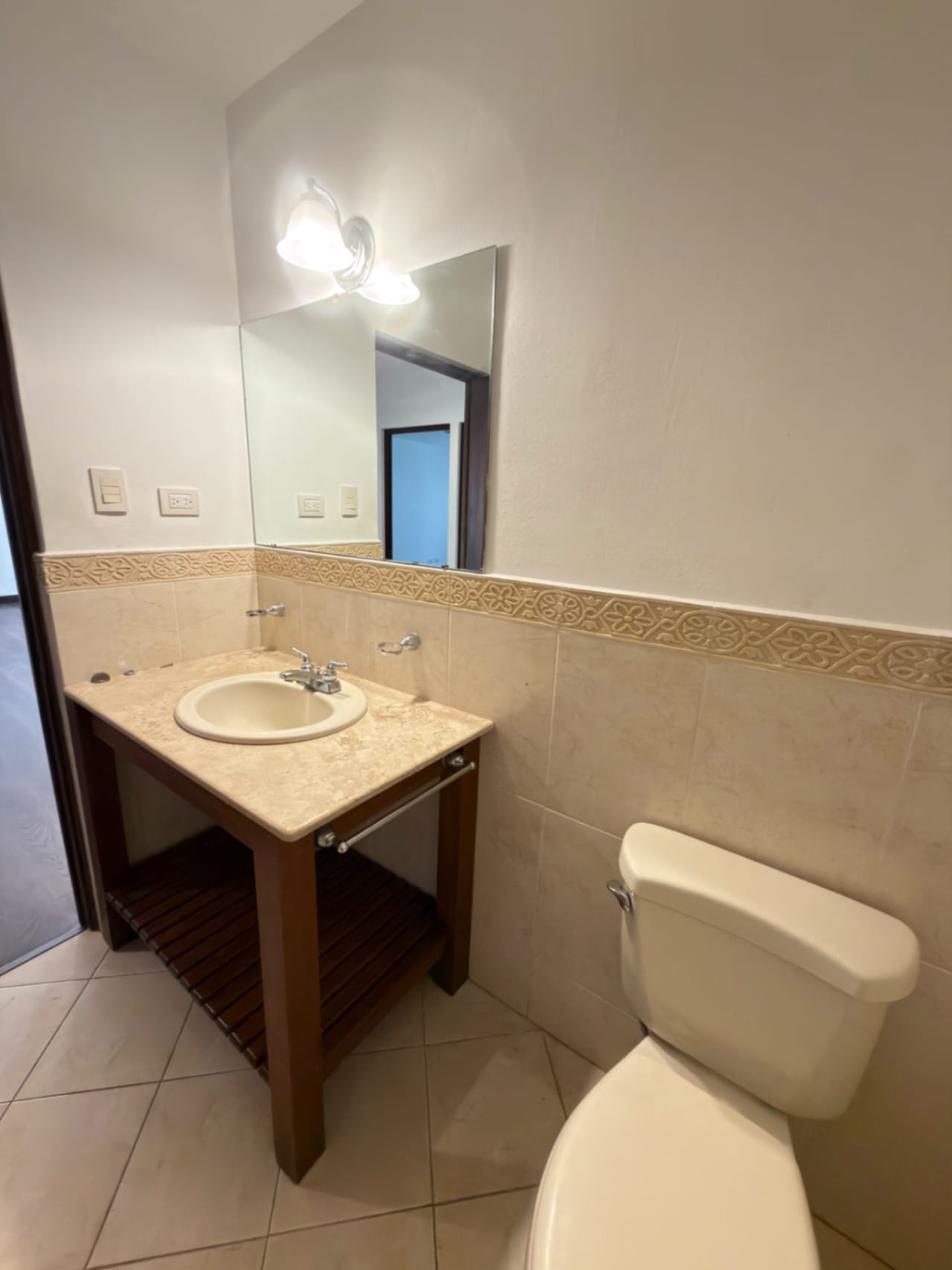 Bellisimo y amplio apartamento zona 14 — Apartamento en Venta en Terranova, Zona 14, Guatemala, Ciudad — foto 5 de 11