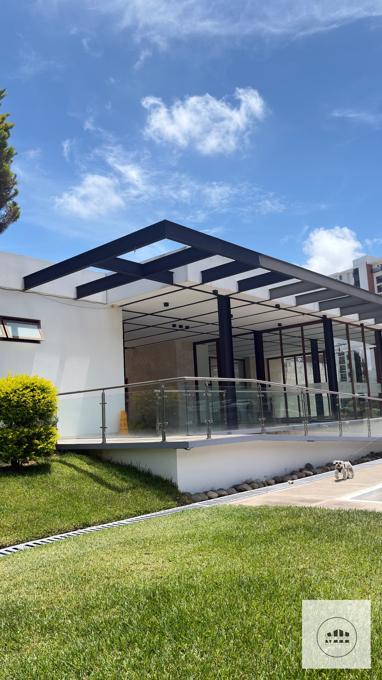 Espectacular apartamento con jardín zona 16 — Apartamento en Venta en San Isidro 20/21, Zona 16, Guatemala, Ciudad — foto 1 de 17