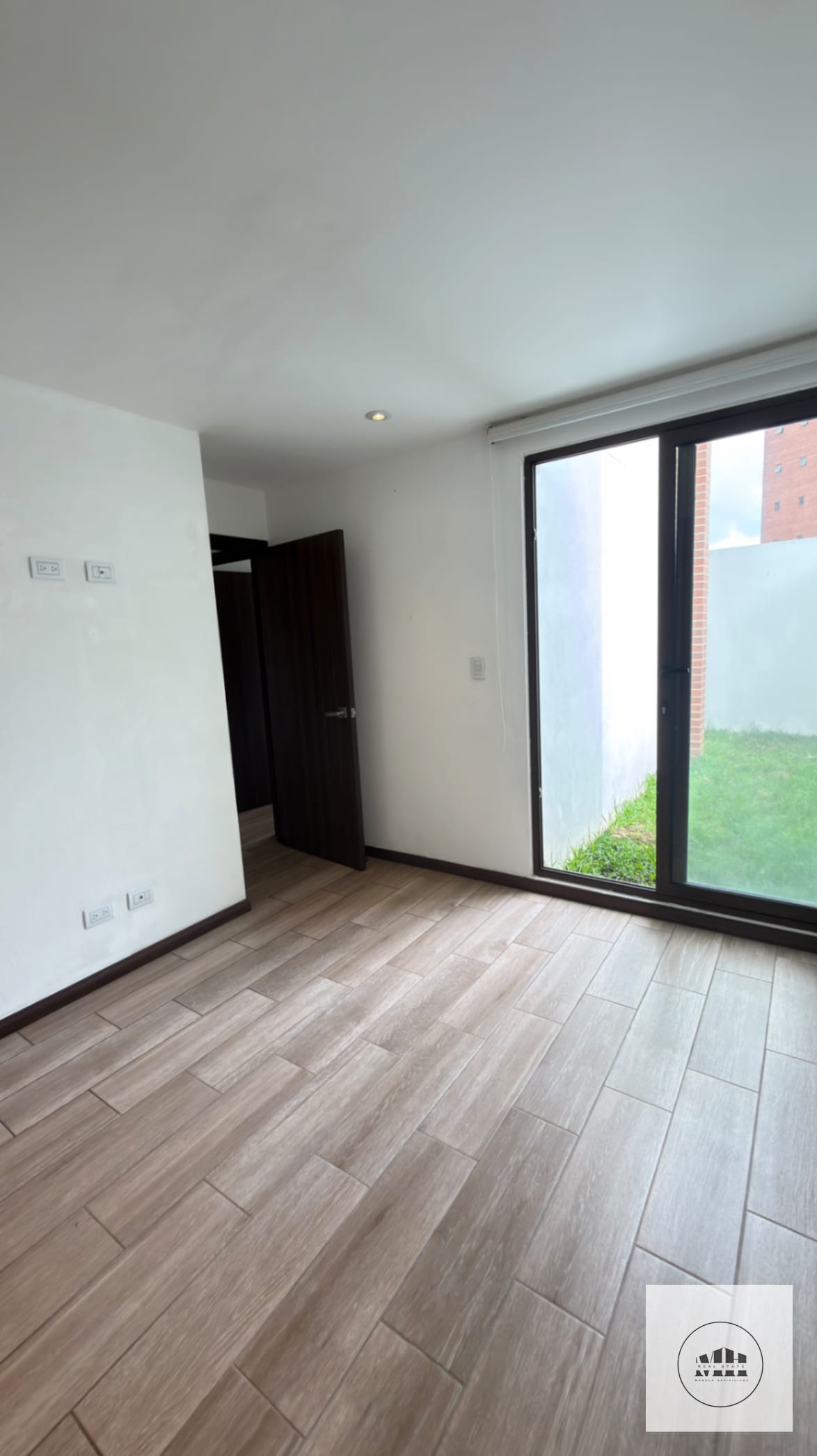 Espectacular apartamento con jardín zona 16 — Apartamento en Venta en San Isidro 20/21, Zona 16, Guatemala, Ciudad — foto 5 de 17