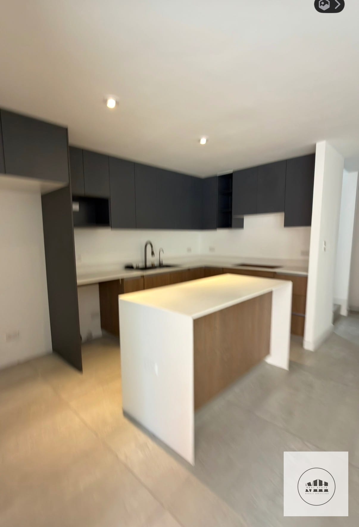 Bella casa remodelada — Casa en Venta en Zona 10, Guatemala, Ciudad — foto 3 de 17