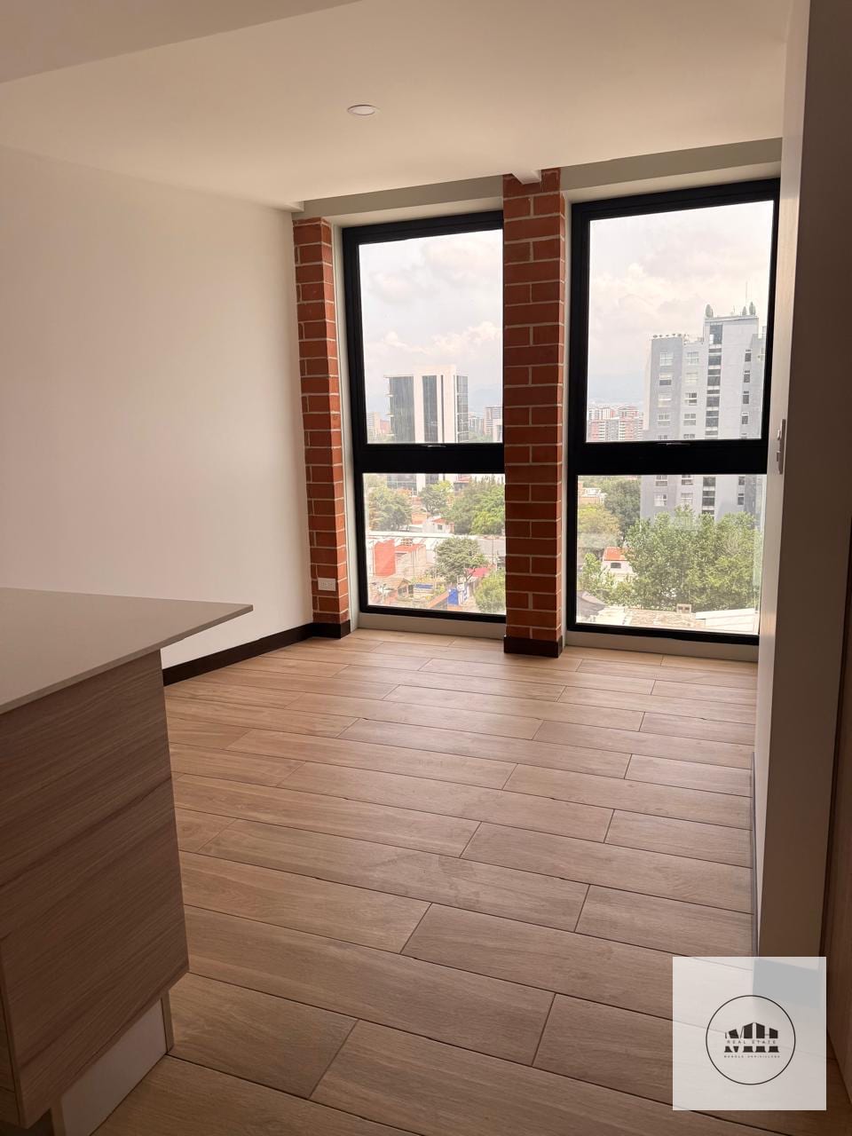 Iluminado apartamento zona 14 — Apartamento en Alquiler en Torre Delfines, Zona 14, Guatemala, Ciudad — foto 9 de 13