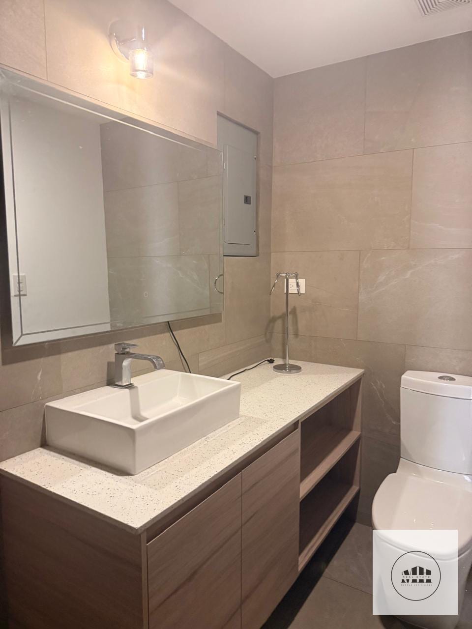 Iluminado apartamento zona 14 — Apartamento en Alquiler en Torre Delfines, Zona 14, Guatemala, Ciudad — foto 11 de 13