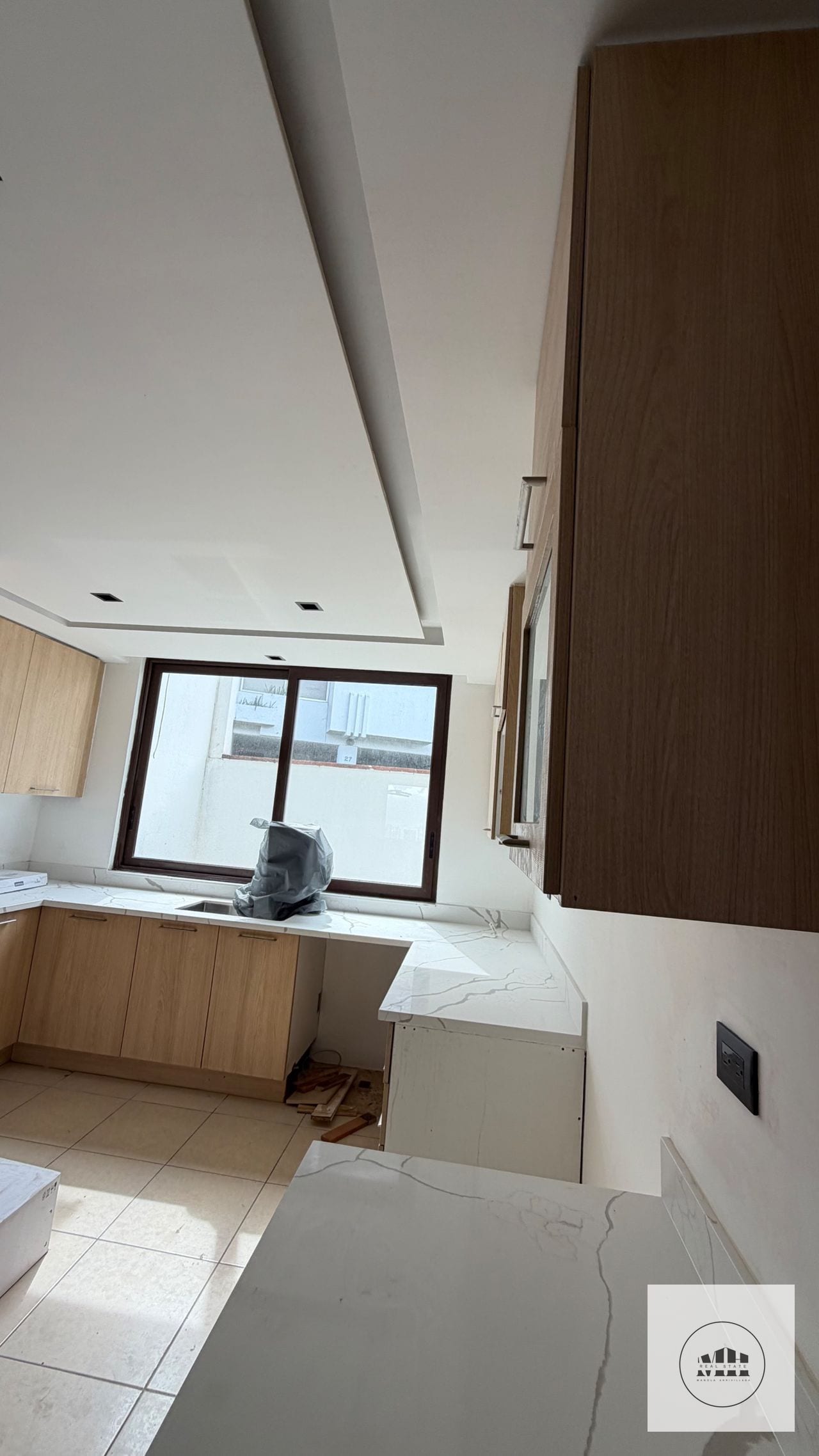Bellisima casa remodelada zona 10 — Casa en Alquiler en Zona 10, Guatemala, Ciudad — foto 12 de 14