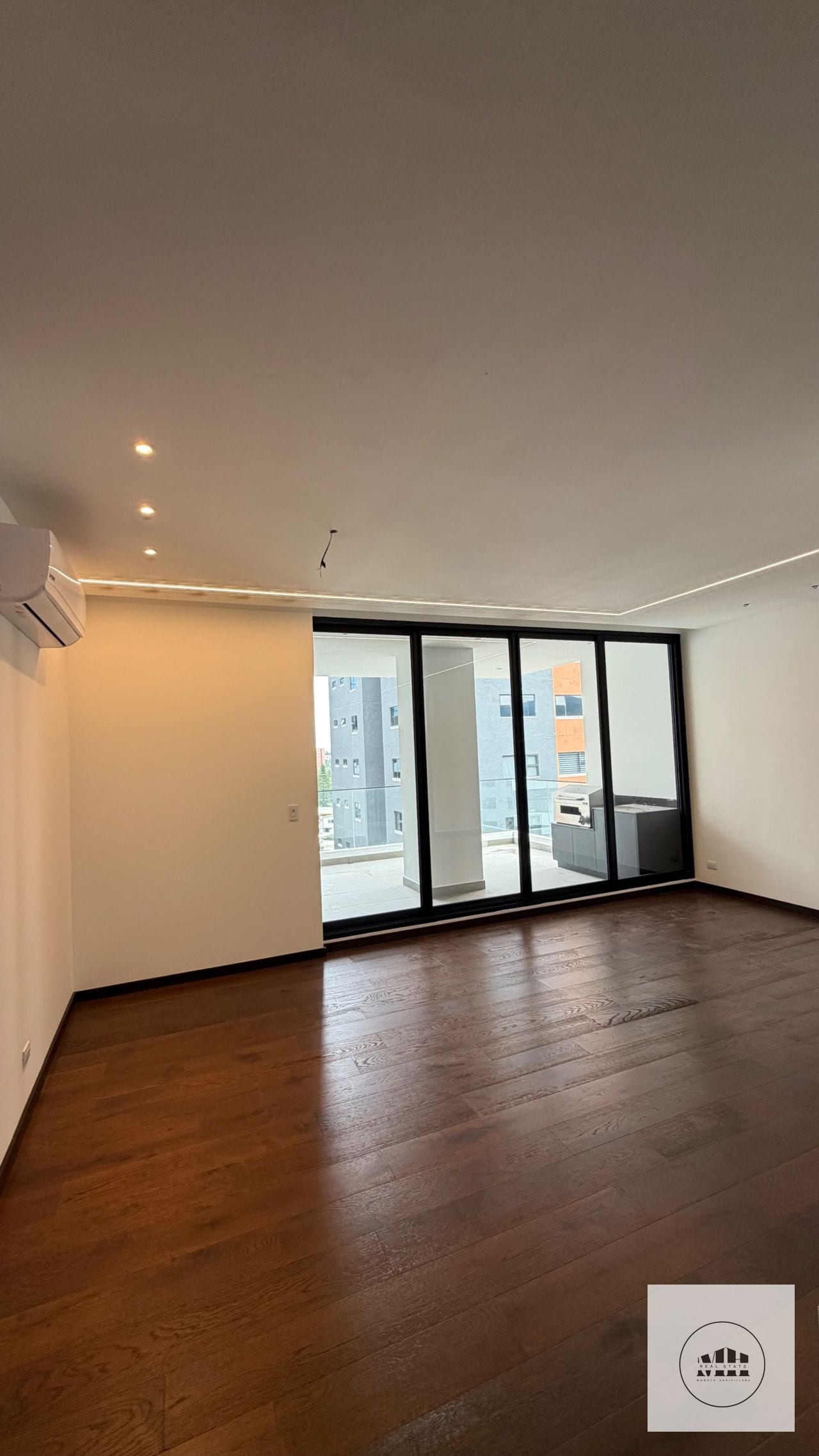 Bello y moderno zona 14 — Apartamento en Venta en Zona 14, Guatemala, Ciudad — foto 2 de 14