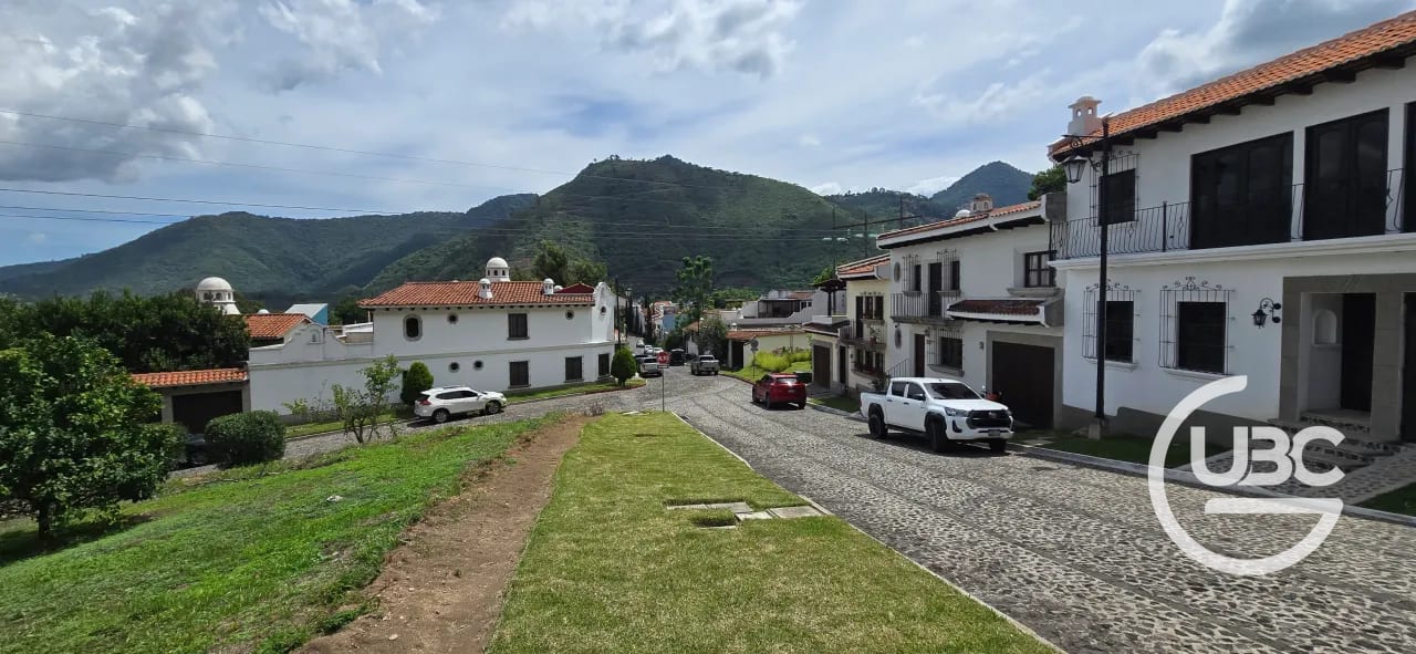 Espectacular terreno en venta de Esquina en Bella Vista Antigua Guatemala — Terreno en Venta en Jocotenango, Sacatepéquez — foto 7 de 7