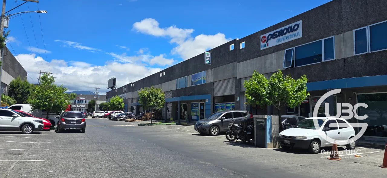 Bodega en renta en Zona 12 Calzada Atanasio — Bodega / Ofibodega en Alquiler en Empresarial El Cortijo II, Zona 12, Guatemala, Ciudad — foto 1 de 14