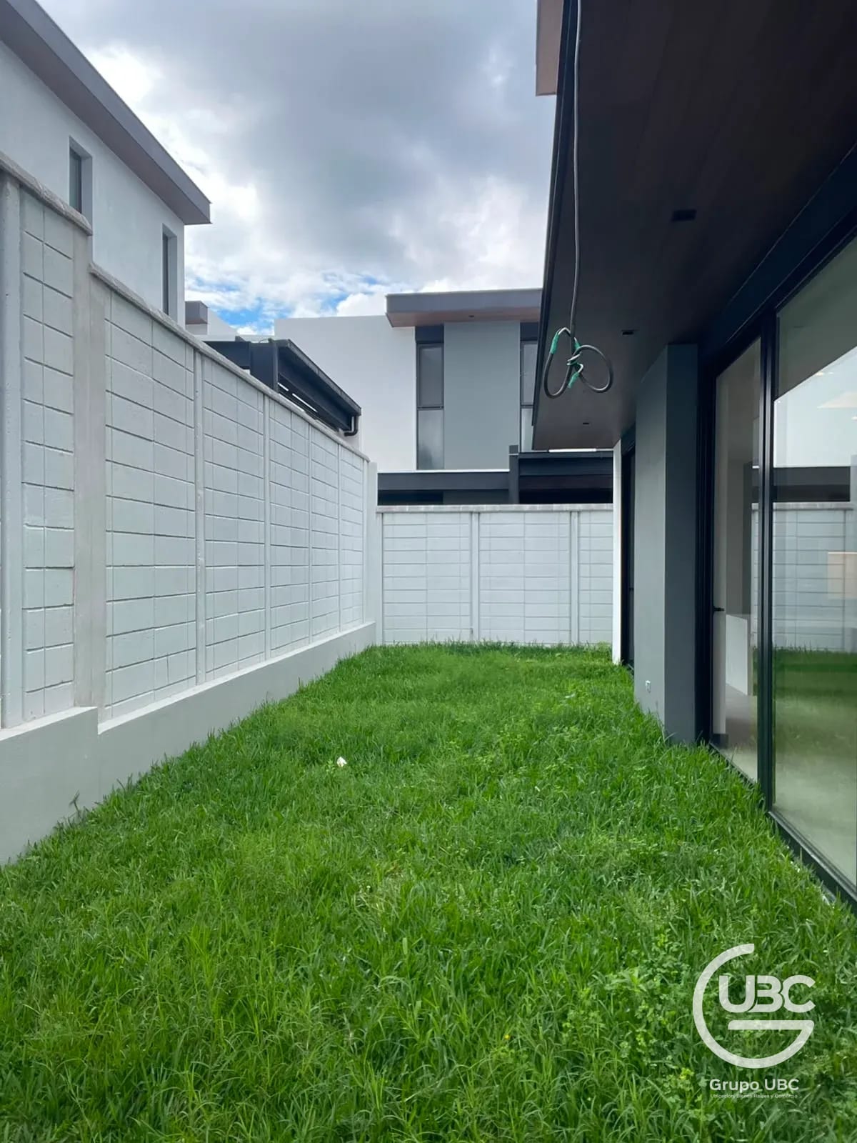 Espectacular casa moderna para estrenar en venta en Zona 10 — Casa en Venta en Zona 10, Guatemala, Ciudad — foto 3 de 17