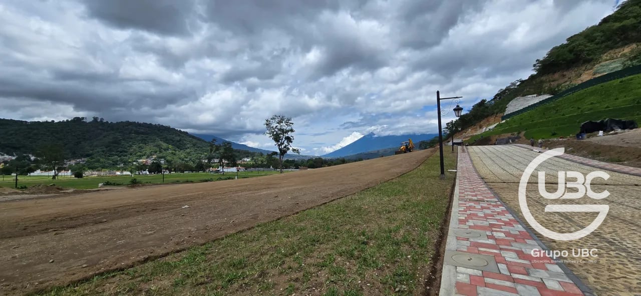 Espectacular terreno en Venta en Paseo Antigua — Terreno en Venta en Dentro del Casco, Antigua, Sacatepéquez — foto 2 de 10