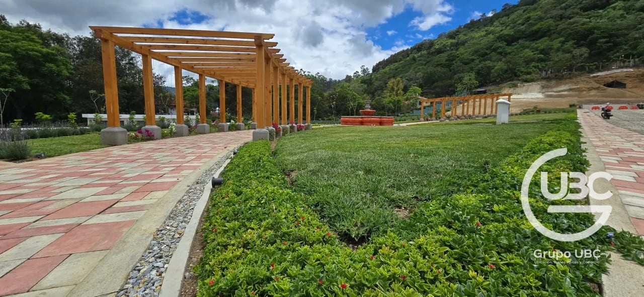 Espectacular terreno en Venta en Paseo Antigua — Terreno en Venta en Dentro del Casco, Antigua, Sacatepéquez — foto 8 de 10