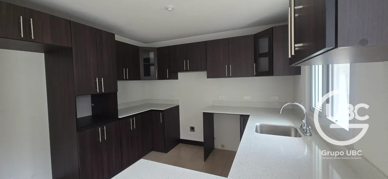 Casa en venta en Santa Lucía Milpas Altas Sacatepéquez — Casa en Venta en Santa Lucía Milpas Altas, Sacatepéquez — foto 5 de 17