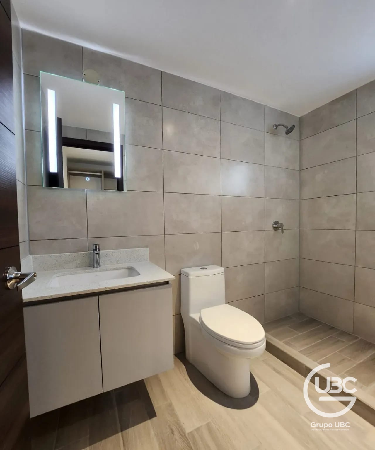 Apartamento en renta en Zona 10 Edificio Parque 10 — Apartamento en Alquiler en Parque 10, Zona 10, Guatemala, Ciudad — foto 10 de 16