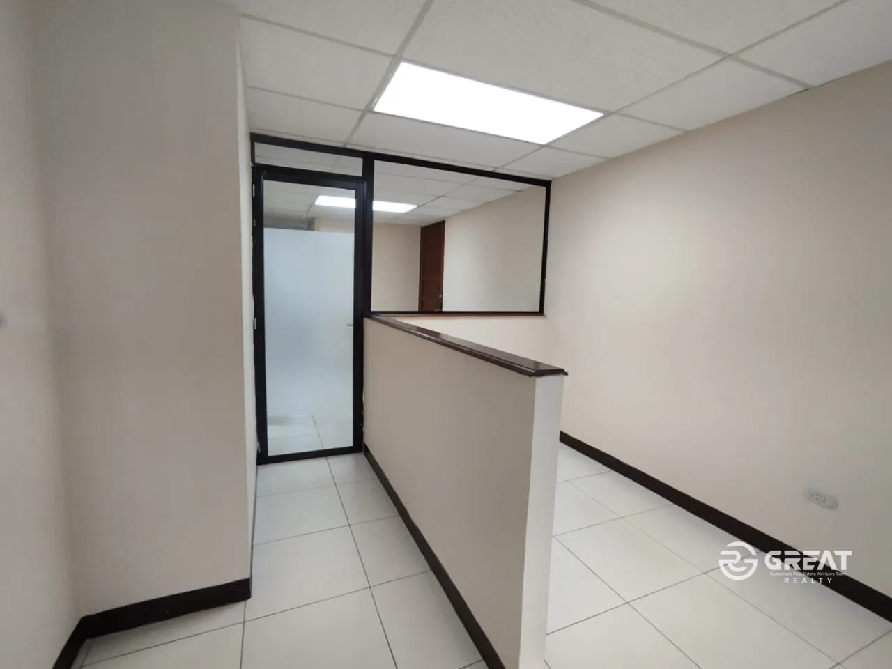 Oficina en Renta en Zona 10 | Edificio Géminis 10 — Oficina en Alquiler en Zona Viva, Zona 10, Guatemala, Ciudad — foto 4 de 11