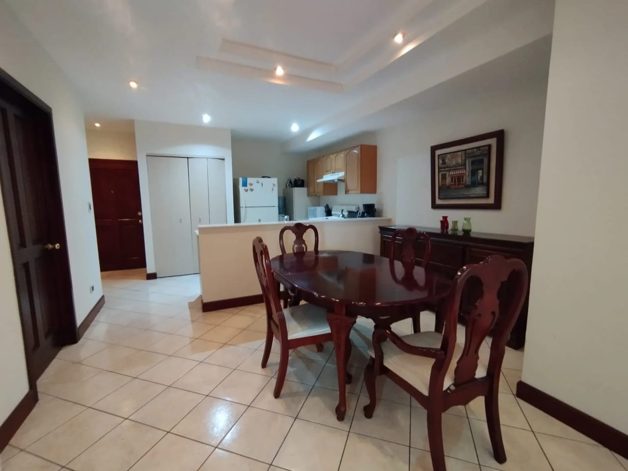 Apartamento Amueblado y Equipado en Renta Zona 10 Area Oakland — Apartamento en Alquiler en Milenia, Zona 10, Guatemala, Ciudad — foto 4 de 13