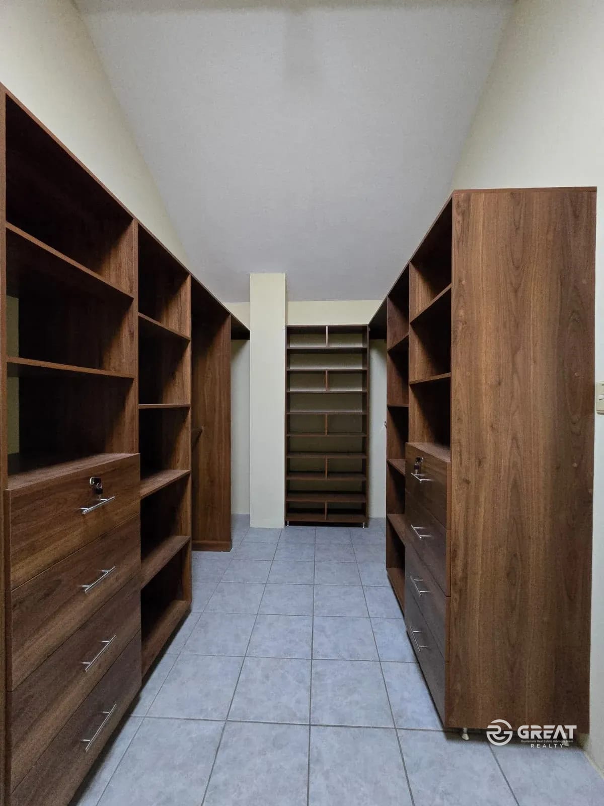 🏡 Casa en Venta en La Foresta | Carretera a Fraijanes — Casa en Venta en La Foresta, Carretera a El Salvador, Guatemala, Ciudad — foto 12 de 14