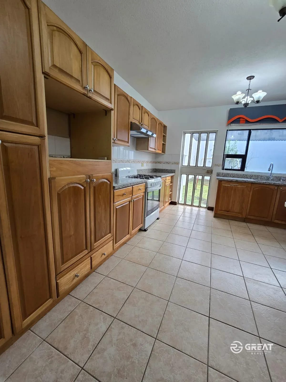 🏡 Casa en Venta en La Foresta | Carretera a Fraijanes — Casa en Venta en La Foresta, Carretera a El Salvador, Guatemala, Ciudad — foto 3 de 14