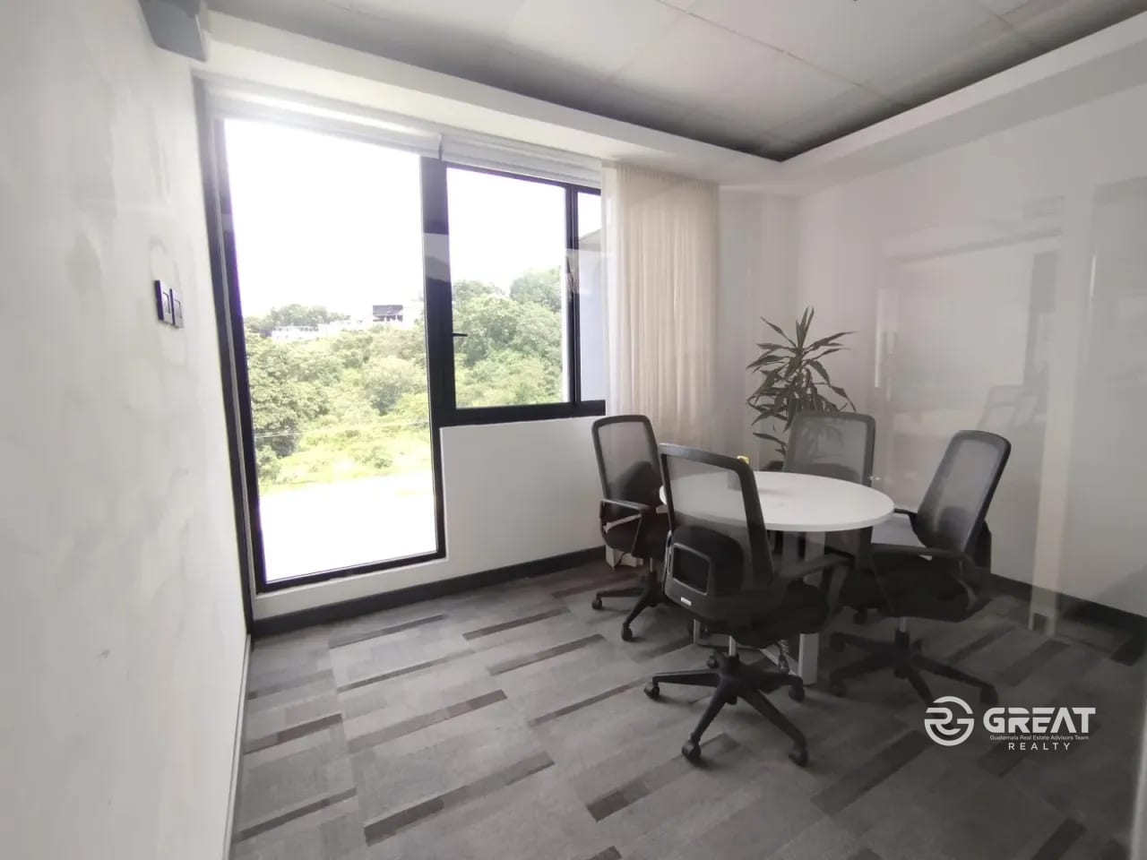 Oficina en Renta – InterNaranjo Empresarial, cerca de Condado Naranjo — Oficina en Alquiler en Zona 4 Mixco, Guatemala, Ciudad — foto 9 de 13