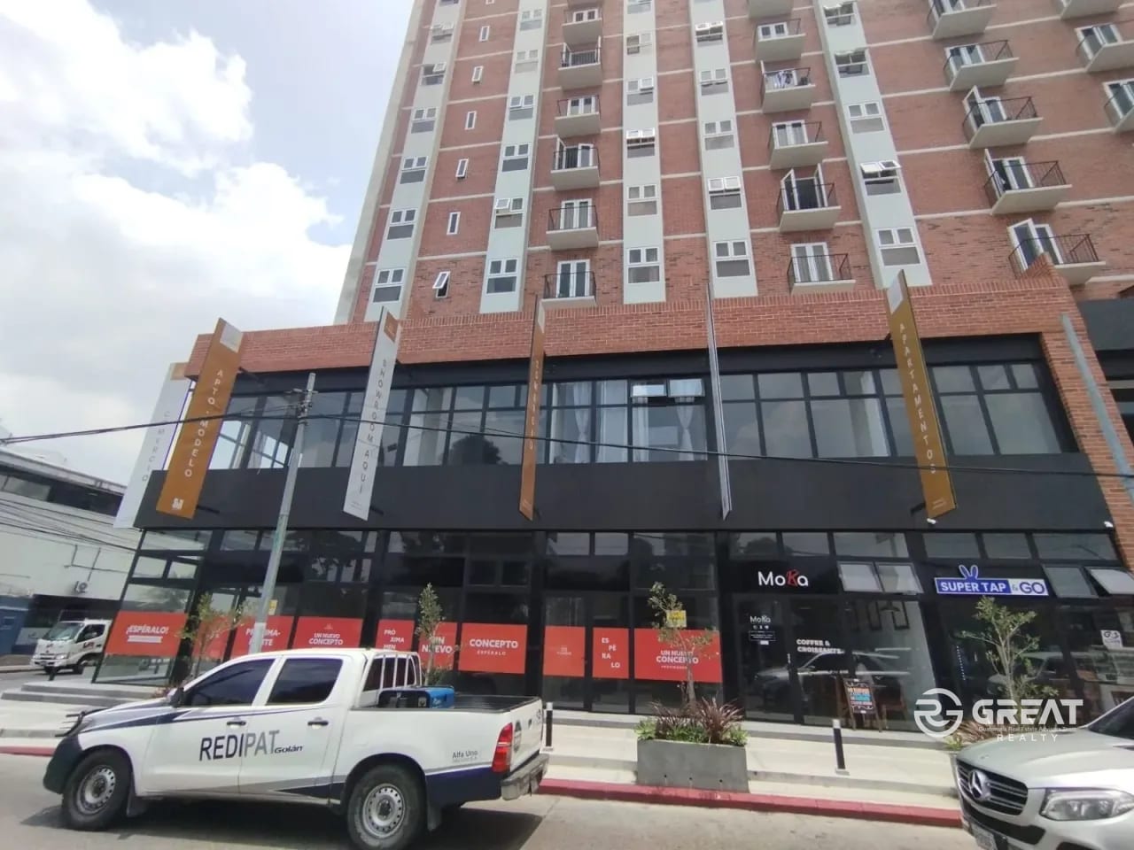 ¡Tu próximo punto de exito te espera en Local Fiamene Z. 10 — Local en Alquiler en Fiamene, Zona 10, Guatemala, Ciudad — foto 1 de 8