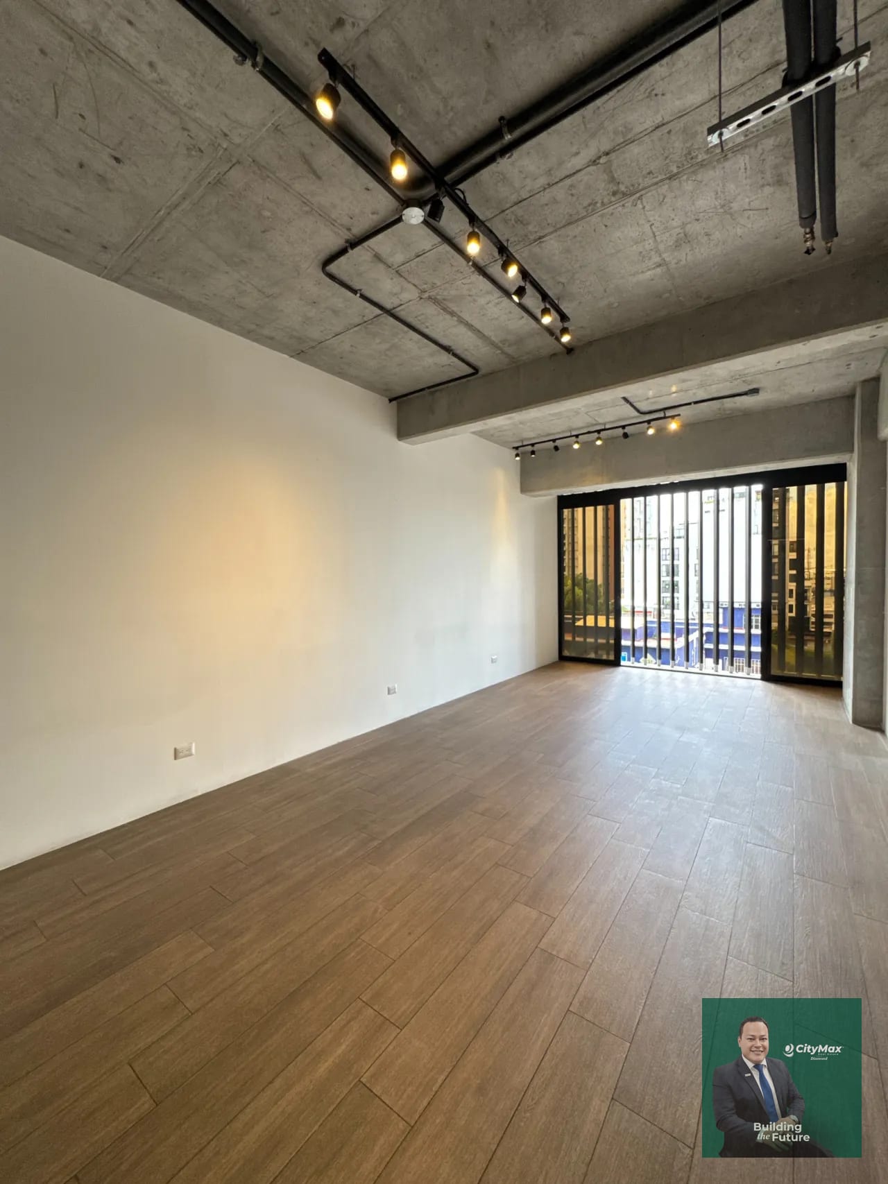 Oficina en venta Zona 4 Edificio Granat — Oficina en Venta en Granat, Zona 4, Guatemala, Ciudad — foto 2 de 12