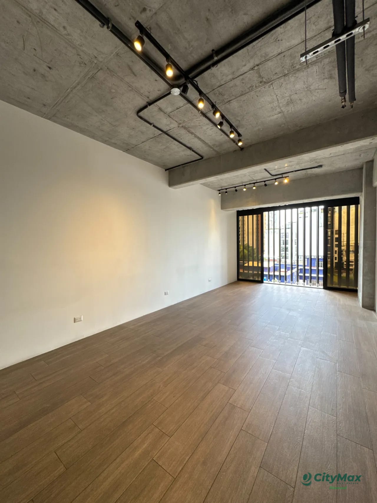 Oficina en venta Zona 4 Edificio Granat — Oficina en Venta en Granat, Zona 4, Guatemala, Ciudad — foto 2 de 12