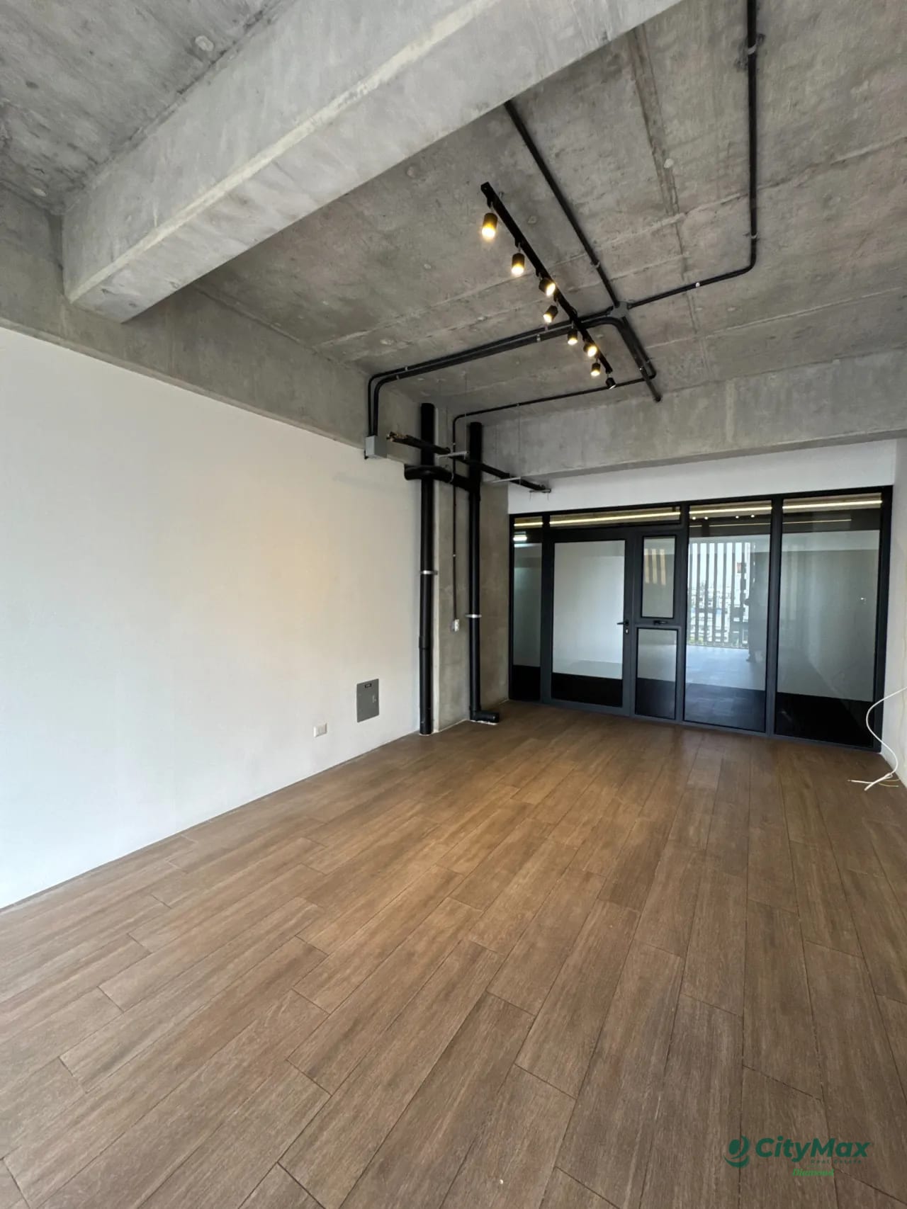 Oficina en venta Zona 4 Edificio Granat — Oficina en Venta en Granat, Zona 4, Guatemala, Ciudad — foto 1 de 12