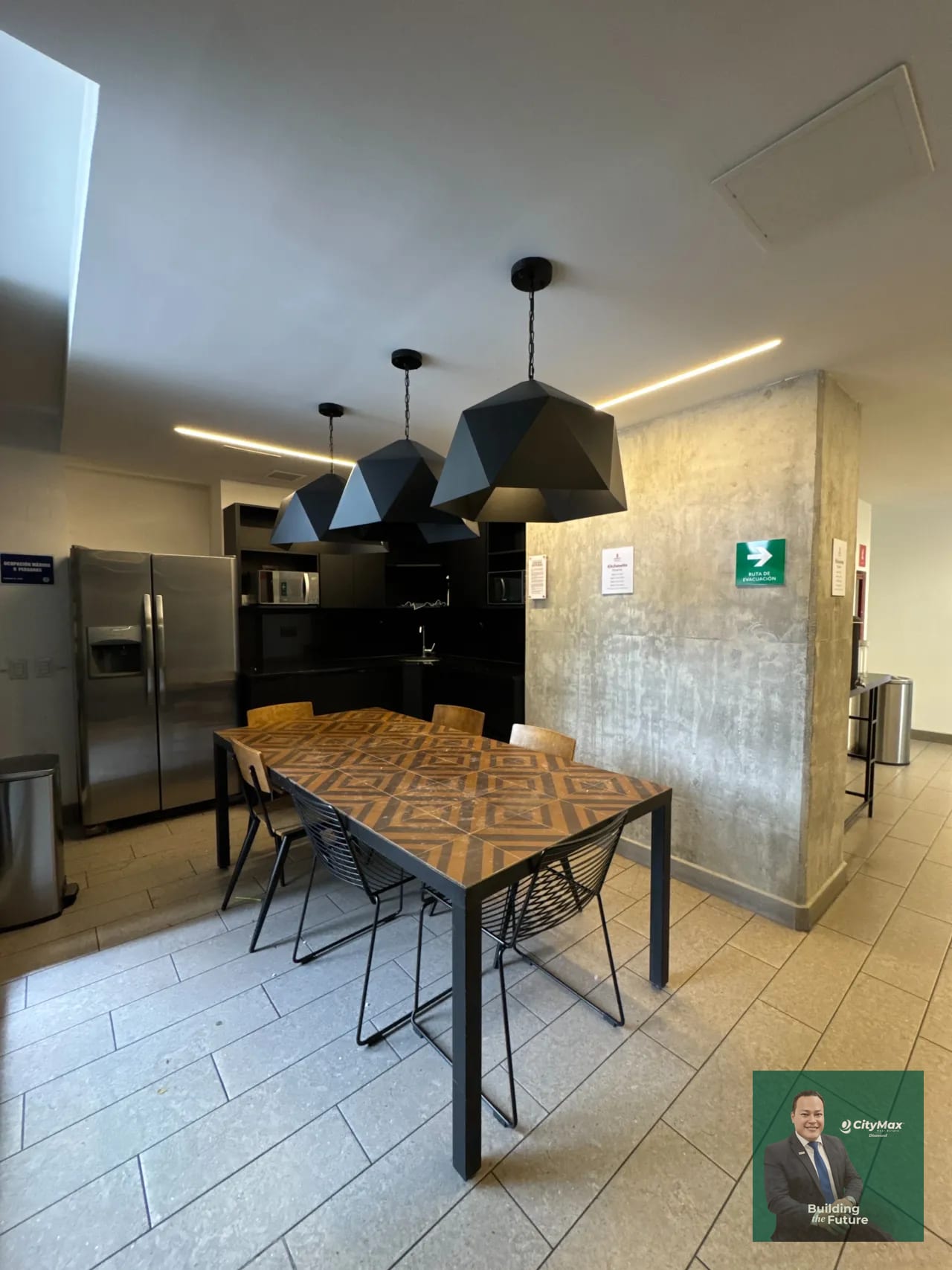 Oficina en venta Zona 4 Edificio Granat — Oficina en Venta en Granat, Zona 4, Guatemala, Ciudad — foto 8 de 12