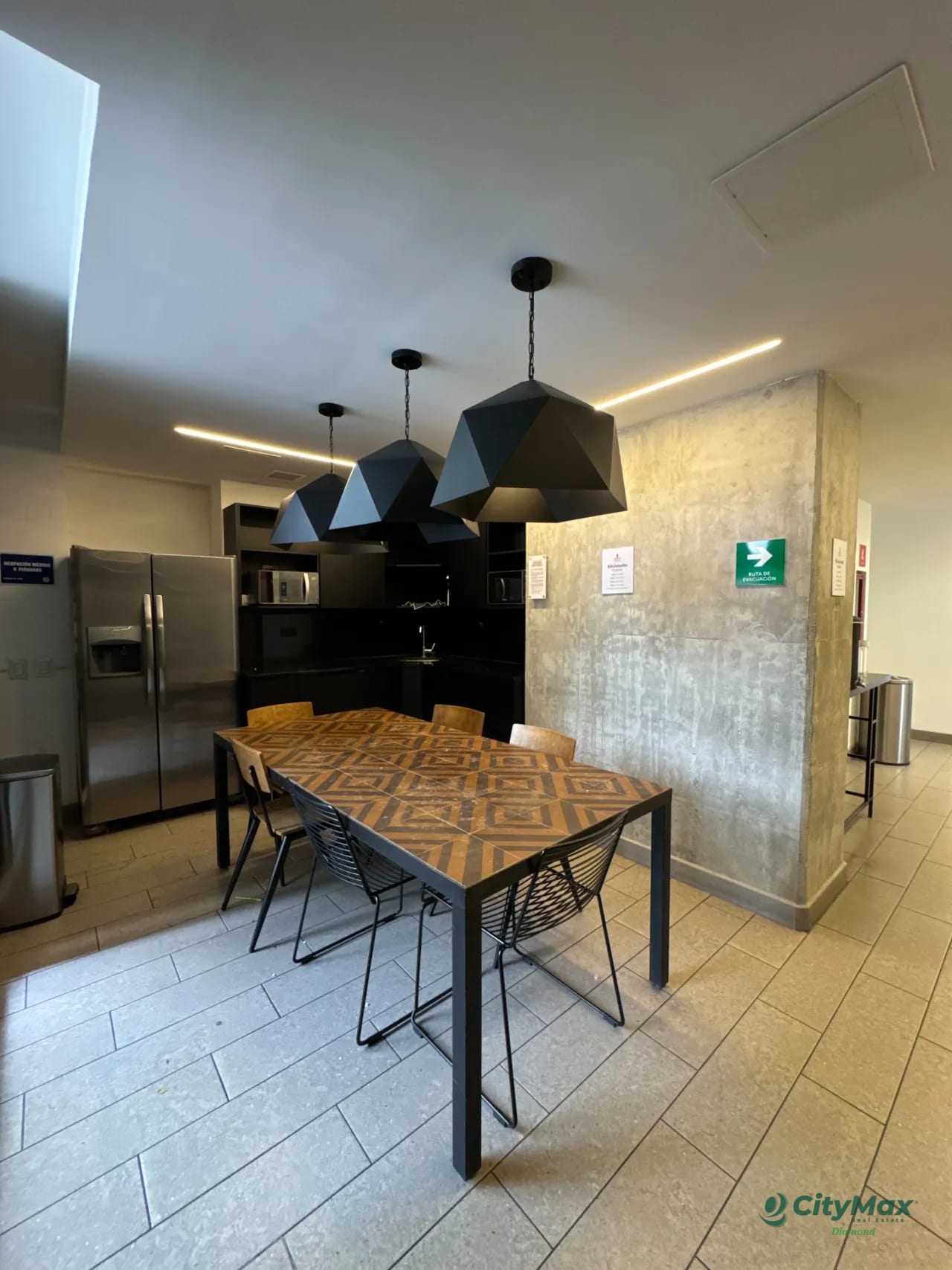 Oficina en venta Zona 4 Edificio Granat — Oficina en Venta en Granat, Zona 4, Guatemala, Ciudad — foto 8 de 12
