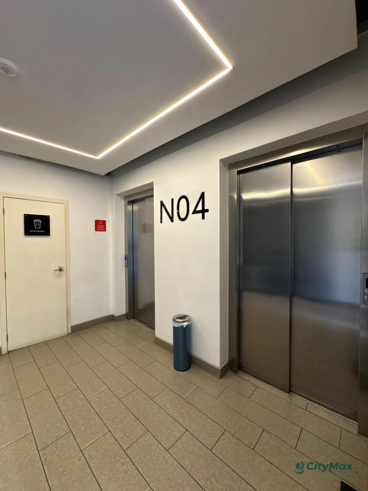 Oficina en venta Zona 4 Edificio Granat — Oficina en Venta en Granat, Zona 4, Guatemala, Ciudad — foto 11 de 12