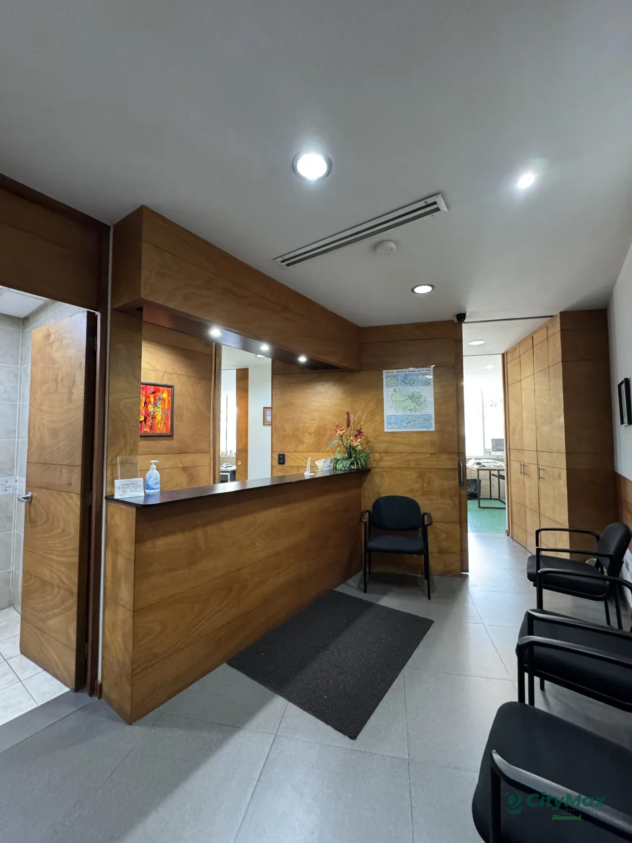 Oficina en venta Edificio Avante Zona 15 - Image 2