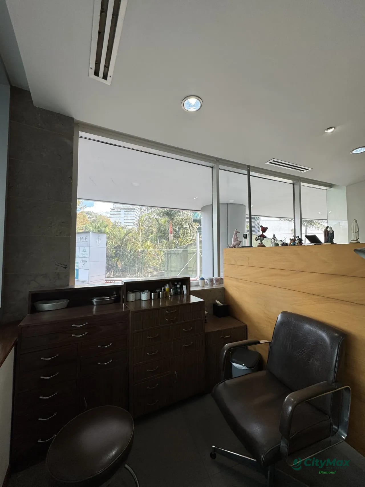 Oficina en venta Edificio Avante Zona 15 - Image 5