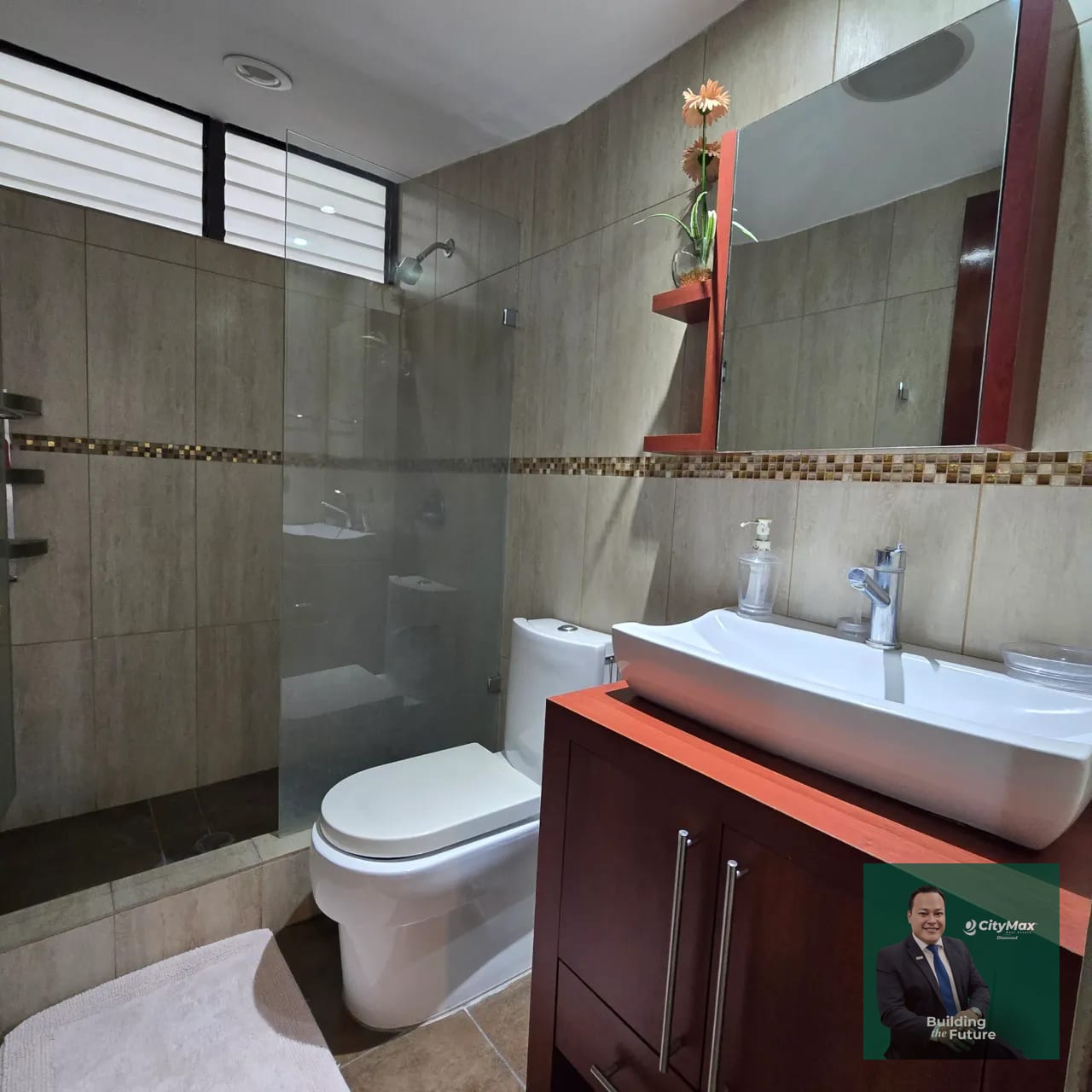 Apartamento en venta/ renta zona 10 — Apartamento en Venta en Moradas del Acueducto, Zona 10, Guatemala, Ciudad — foto 8 de 9