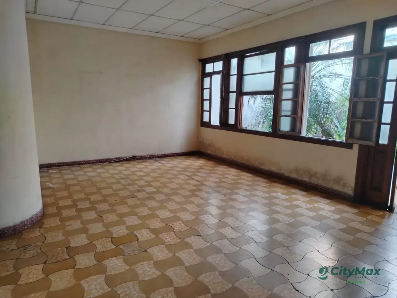 Casa en renta uso comercial zona 1