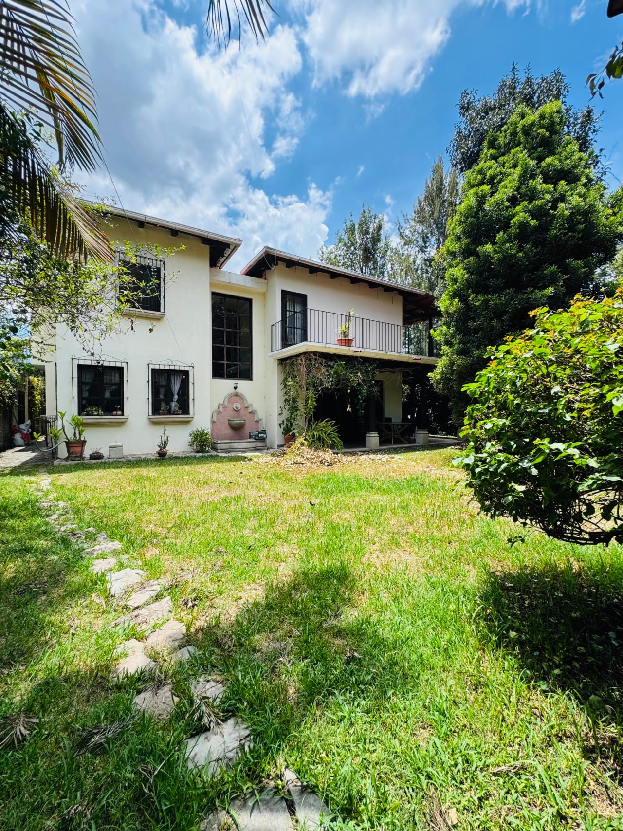Casa en venta a 10 Min de Antigua Guatemala — Casa en Venta en Dentro del Casco, Antigua, Sacatepéquez — foto 1 de 14
