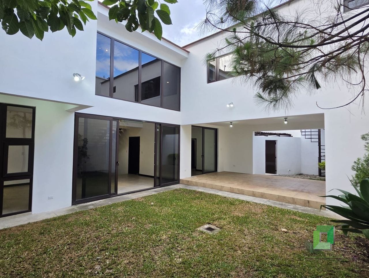 Casa zona 16 — Casa en Venta en Lomas de San Isidro, Zona 16, Guatemala, Ciudad — foto 3 de 17
