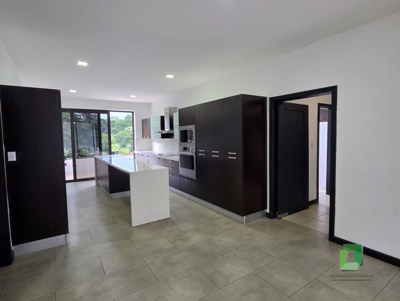 Casa zona 16 — Casa en Venta en Lomas de San Isidro, Zona 16, Guatemala, Ciudad — foto 4 de 17