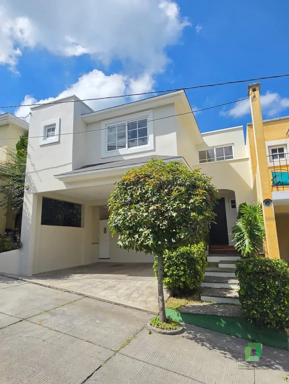 Casa Venta Jardines de Arrazola Entrada Olmeca — Casa en Venta en Jardines de Arrazola, Carretera a El Salvador, Guatemala, Ciudad — foto 1 de 16