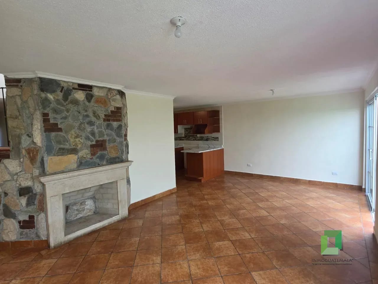 Casa Venta Jardines de Arrazola Entrada Olmeca — Casa en Venta en Jardines de Arrazola, Carretera a El Salvador, Guatemala, Ciudad — foto 9 de 16
