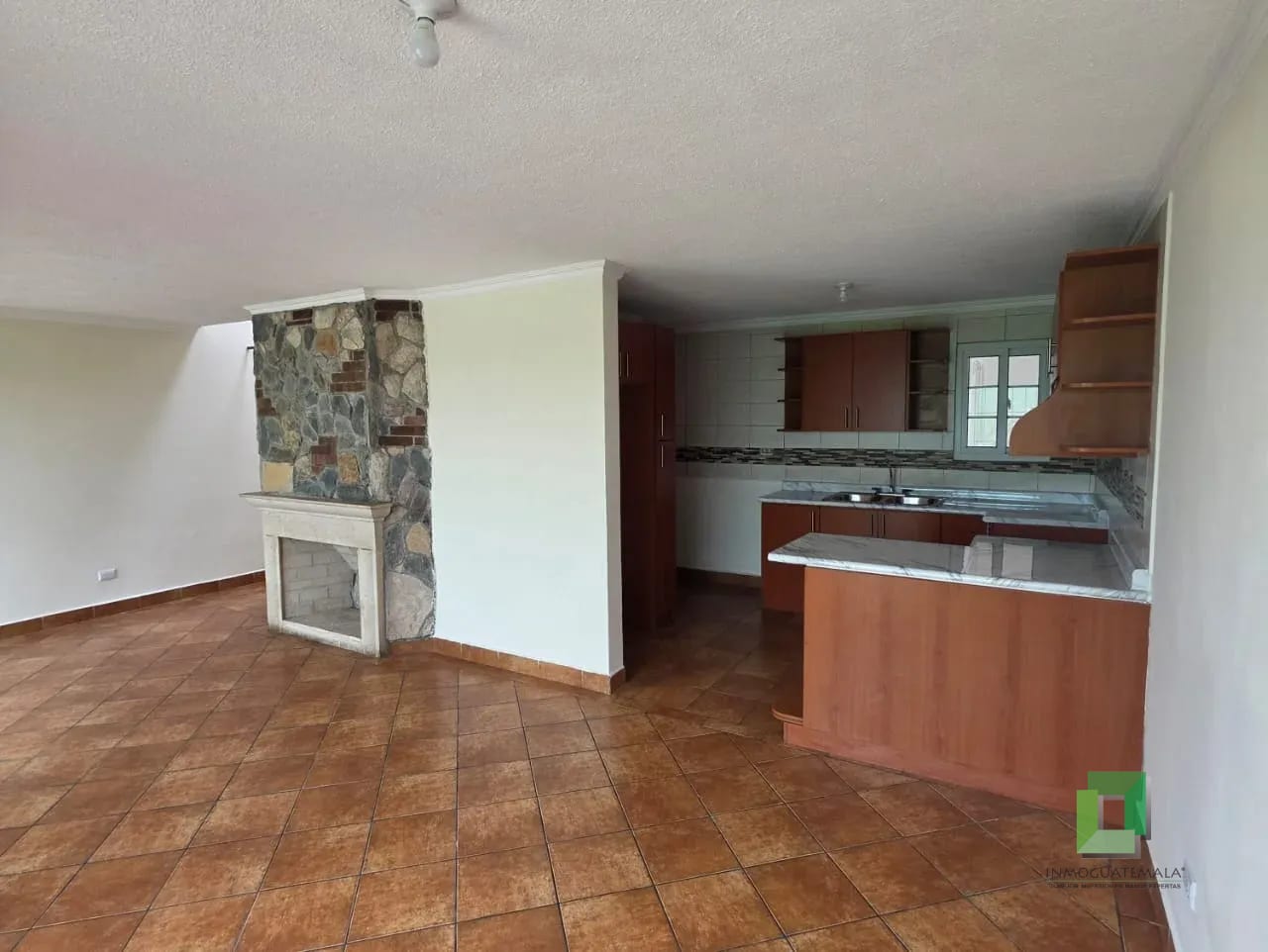 Casa Venta Jardines de Arrazola Entrada Olmeca — Casa en Venta en Jardines de Arrazola, Carretera a El Salvador, Guatemala, Ciudad — foto 11 de 16