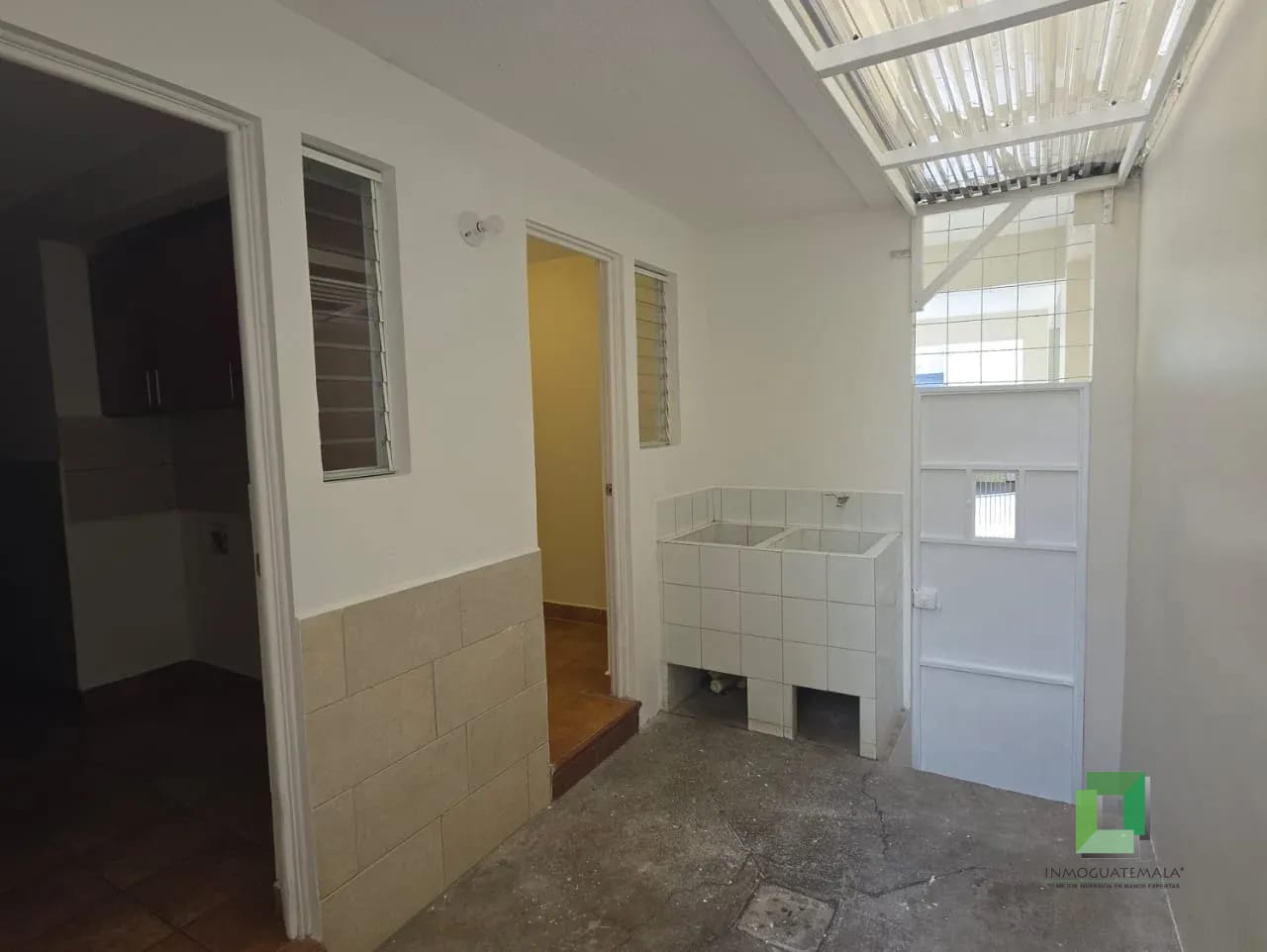Casa Venta Jardines de Arrazola Entrada Olmeca — Casa en Venta en Jardines de Arrazola, Carretera a El Salvador, Guatemala, Ciudad — foto 15 de 16