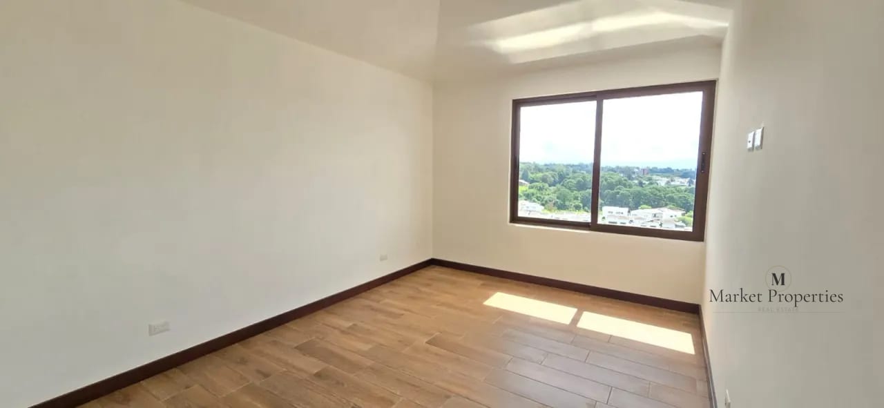 Casa en alquiler Zona 16, Lomas de San Isidro, 4 habitaciones — Casa en Alquiler en Lomas de San Isidro, Zona 16, Guatemala, Ciudad — foto 7 de 10