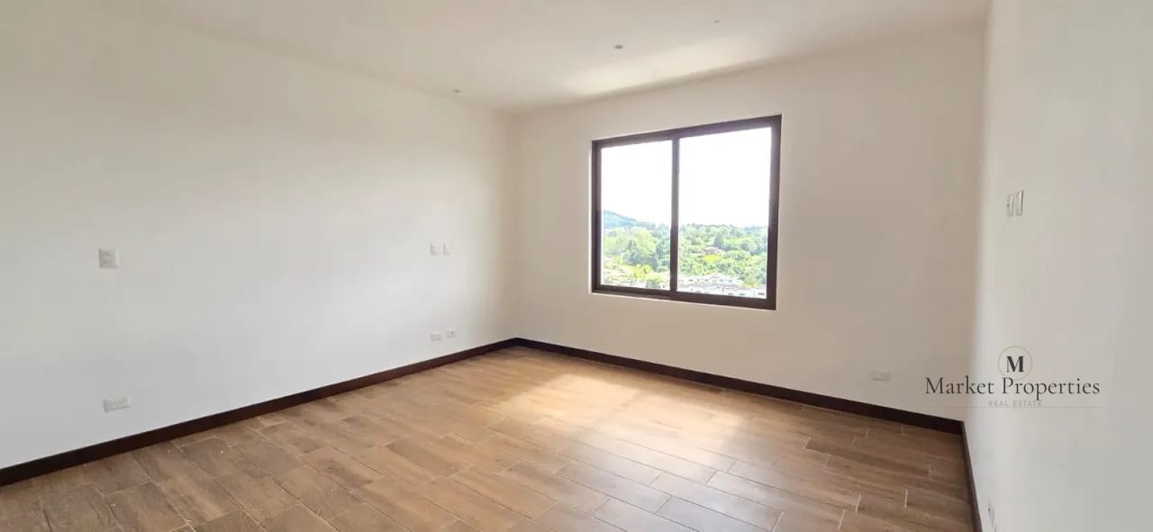 Casa en alquiler Zona 16, Lomas de San Isidro, 4 habitaciones — Casa en Alquiler en Lomas de San Isidro, Zona 16, Guatemala, Ciudad — foto 10 de 10