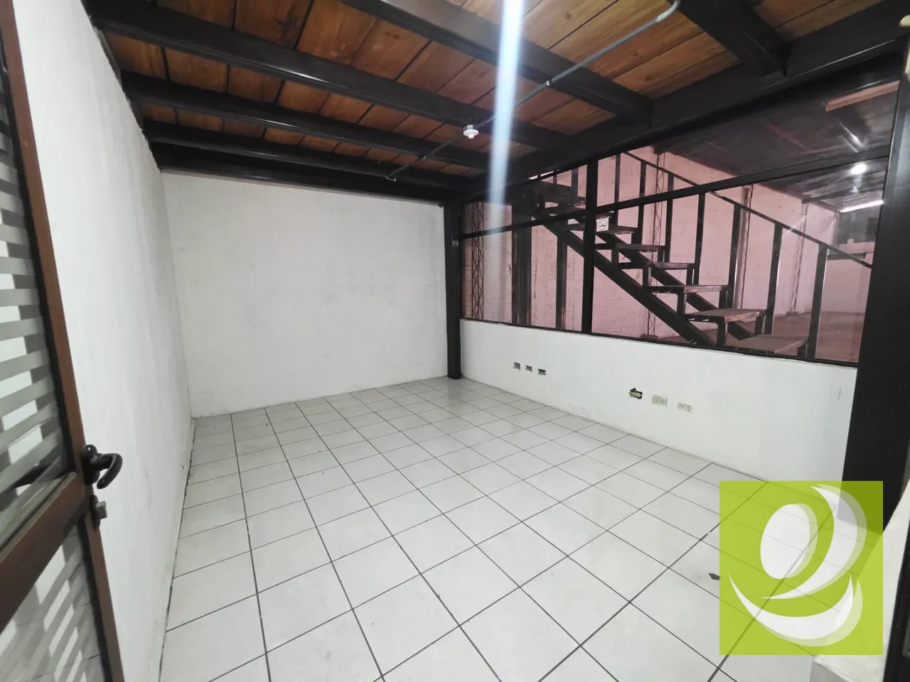 Rento bodega en zona 11 ciudad de 445 m2 — Bodega / Ofibodega en Alquiler en Mariscal, Zona 11, Guatemala, Ciudad — foto 8 de 9