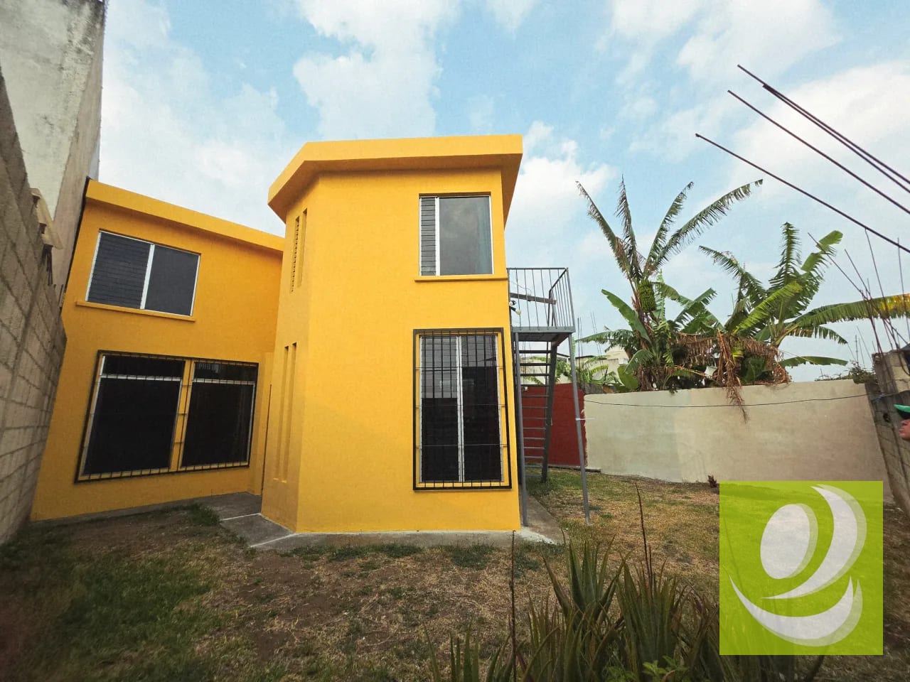 CASA GRANDE EN VENTA EN PINARES DE SAN CRISTOBAL — Casa en Venta en Pinares de San Cristobal, Zona 8 Mixco, Guatemala, Ciudad — foto 1 de 14