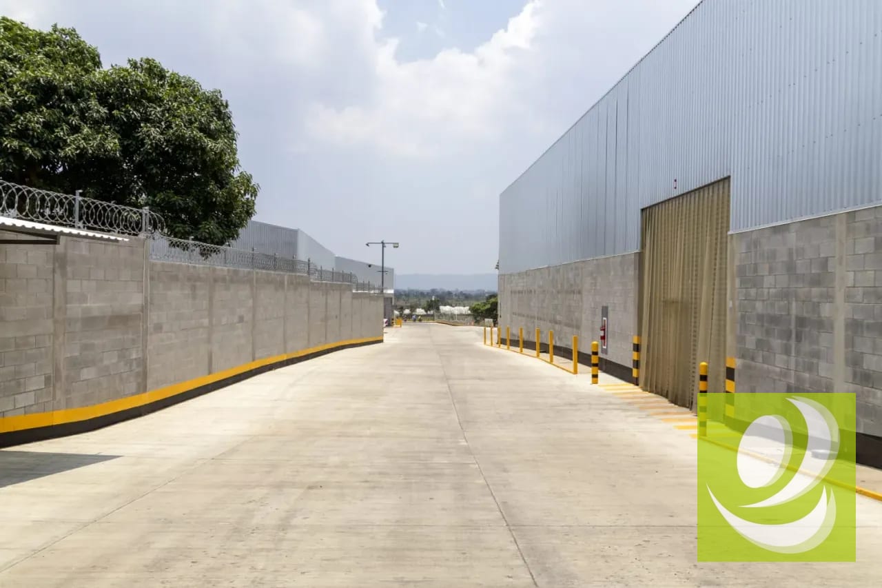 🚛 BODEGA INDUSTRIAL NUEVA EN RENTA | UBICACIÓN ESTRATÉGICA EN EL NUEVO CORREDOR INDUSTRIAL DE CHIMALTENANGO — Bodega / Ofibodega en Alquiler en San Andrés Itzapa, Chimaltenango — foto 4 de 6