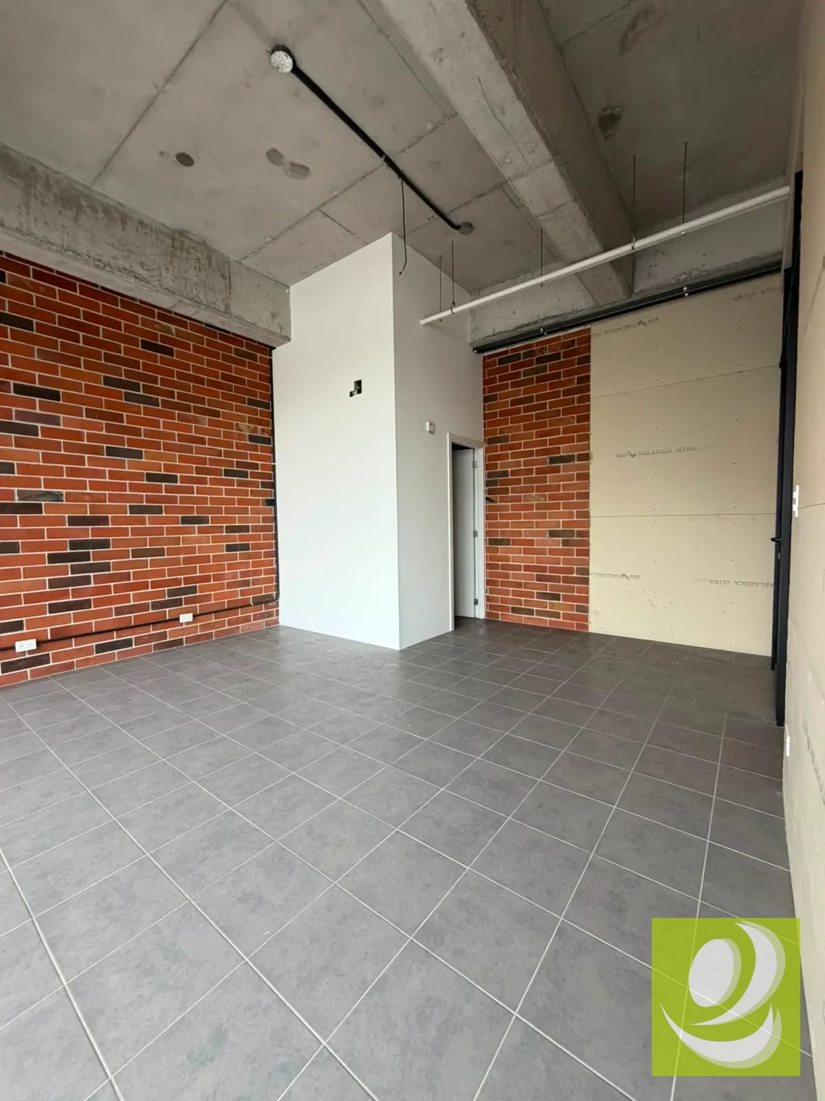 🏢 ¡IMPULSA TU NEGOCIO EN UNA DE LAS MEJORES UBICACIONES DE LA CIUDAD! — Local en Alquiler en Fiamene, Zona 10, Guatemala, Ciudad — foto 1 de 6